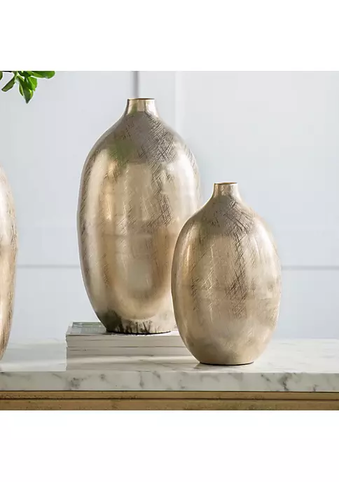 Brand new 🥰 A & B Home 18.5" Gold Solid Contemporary Transitional Decorative Vase - Large 🛒 5 Brand new 🥰 A & B Home 18.5" Gold Solid Contemporary Transitional Decorative Vase - Large 🛒 - Image 3